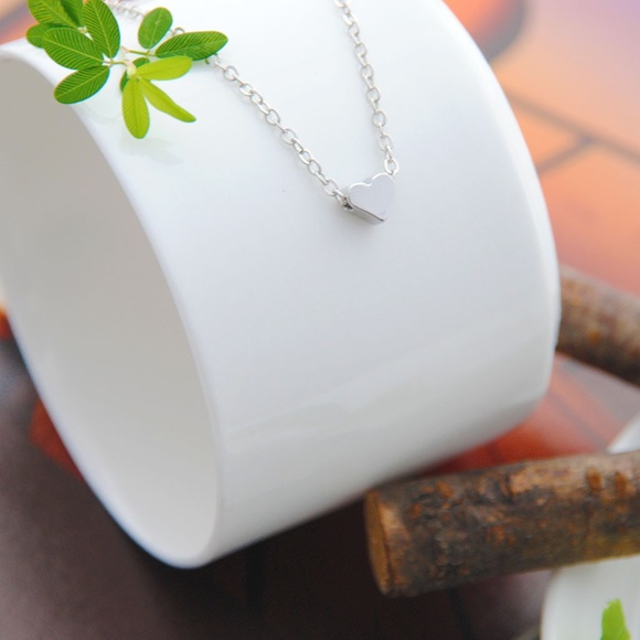 Tiny  Heart Choker Necklace in  Silver or Gold - Picture 4 of 6